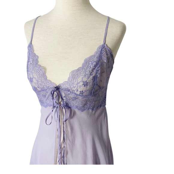 VINTAGE VICTORIA'S SECRET Silk Babydoll - Picture 2 of 7